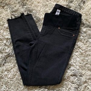 Fashionable H&M Maternity jeans